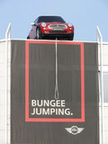 MINI: Bungee jumping