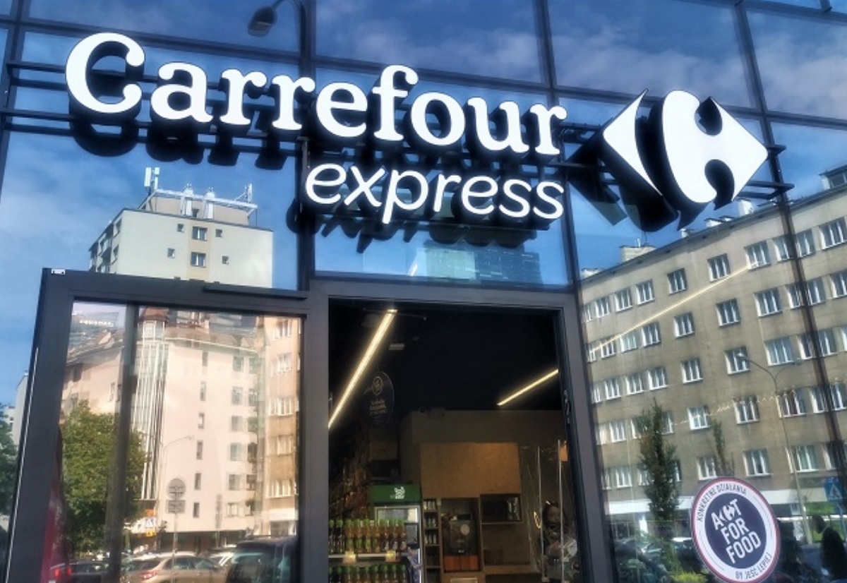 Carrefour nie daje rady Żabce? Znów ubyło mu małych sklepów