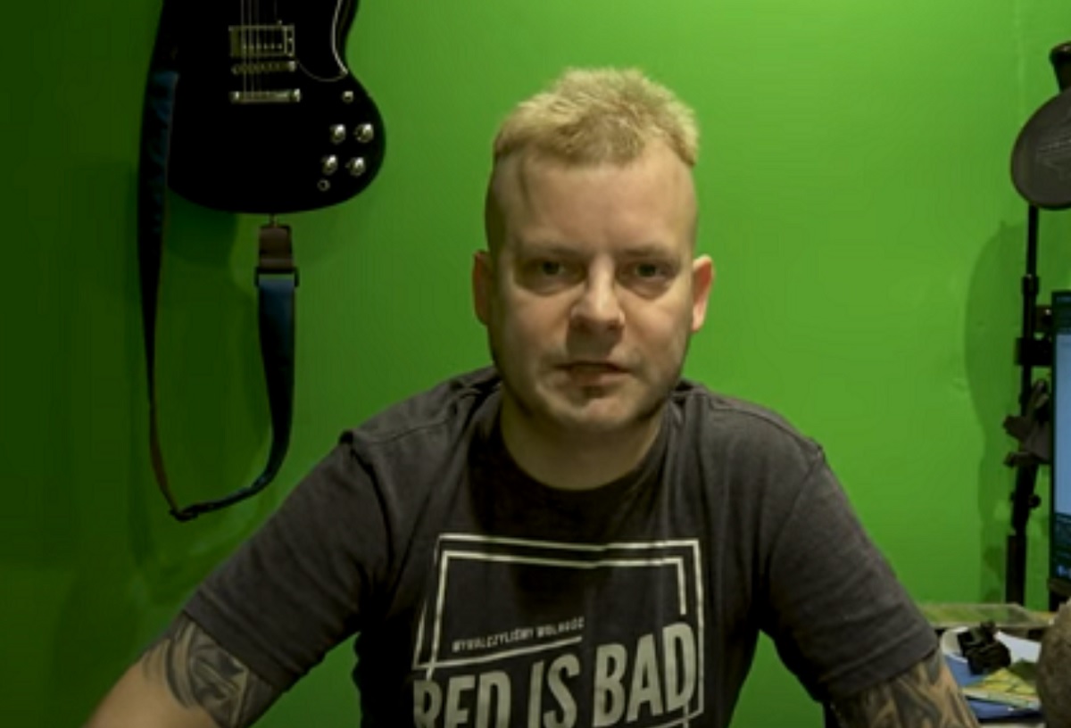 W telewizji wPolsce24 program youtubera. Wcześniej współpracował z Republiką