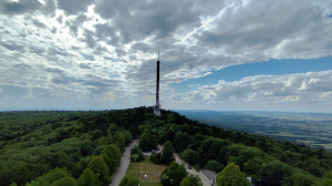 RTCN Święty Krzyż, jeden z obiektów nadawczych Emitela (fot. Adrian Gąbka) 