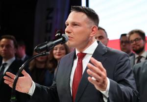 Sławomir Mentzen podczas wieczoru wyborczego, fot. x.com/KONFEDERACJA_