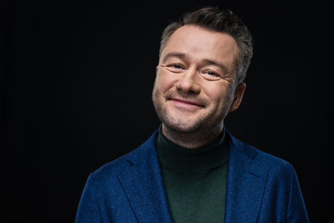 nie-zaluje-ale-tesknie-jaroslaw-kuzniar-o-zyciu-po-zyciu-w-tvn-i-kuzniar-media-wywiad