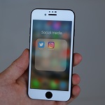 socialmedia-smartfon-150