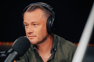 Jarosław Kuźniar, narrator podcastu „Jazgot”; fot. Voice House