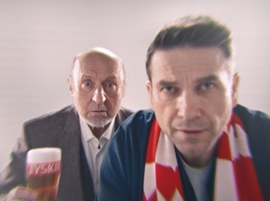 Marcin Dorociński i Piotr Fronczewski w reklamie piwa Tyskie