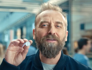 Wojciech Mecwaldowski w reklamie Plusa