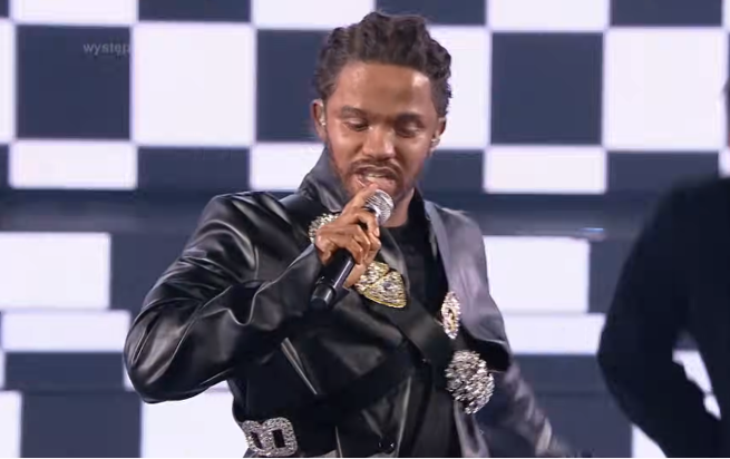 Kuba Szmajkowski jako Kendrick Lamar w piosence 