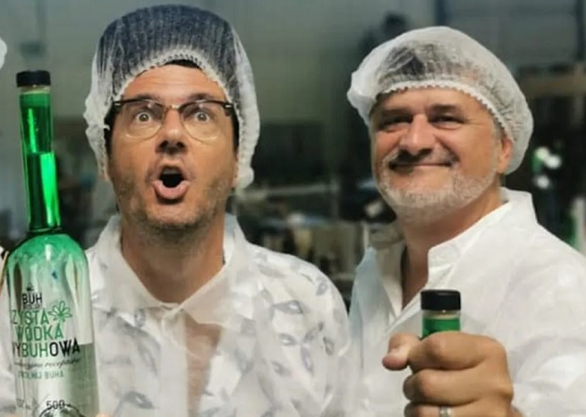 Kuba Wojewódzki i Janusz Palikot w reklamie wódki Czysta WyBUHowa
