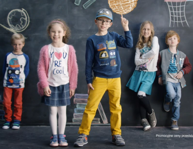Smyk reklamuje odzież Cool Club dla do szkoły (wideo)