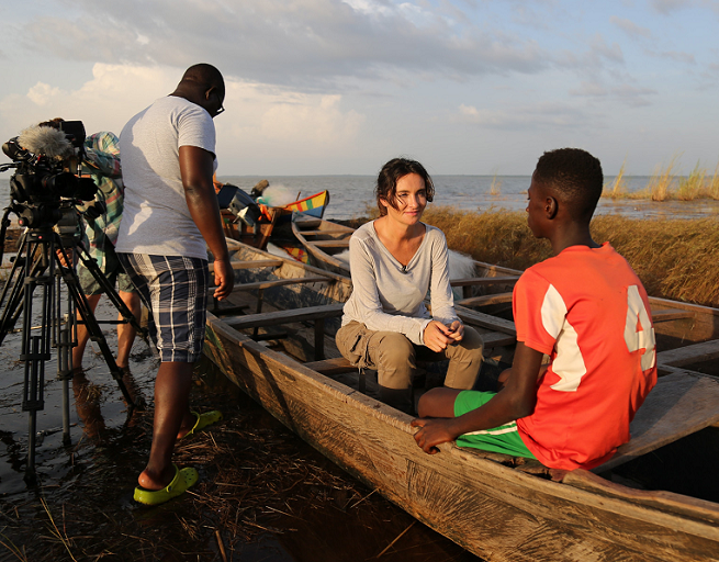 Dominika Kulczyk podczas realizacji reportażu w Afryce