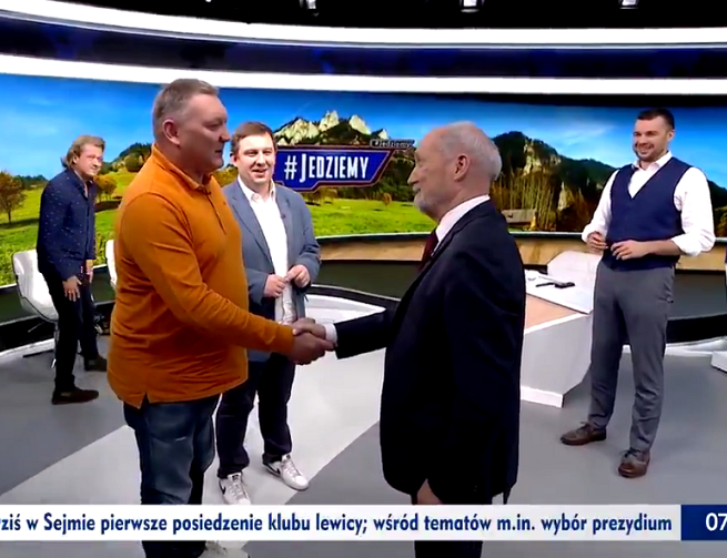 Podziękowania dla Antoniego Macierewicza w „#Jedziemy” w TVP Info