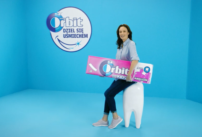 Magdalena Różczka w akcji „Dziel się uśmiechem” marki Orbit