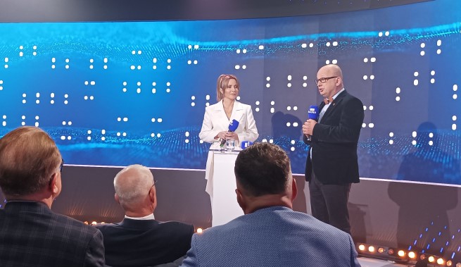 Dziennikarka TVP Marta Kielczyk i dyrektor TVP Nauka Robert Szaj (fot. Adrian Gąbka)
