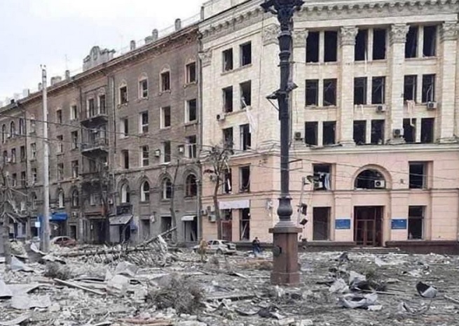 Centrum CHarkowa po ataku rakietowym rosyjskiego wojska