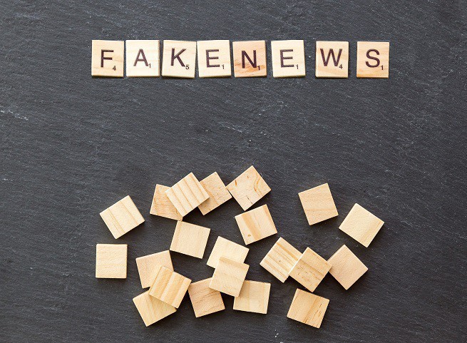 Kto wierzy w fake newsy? Badacze będą zwalczać szkodliwe informacje jak epidemie