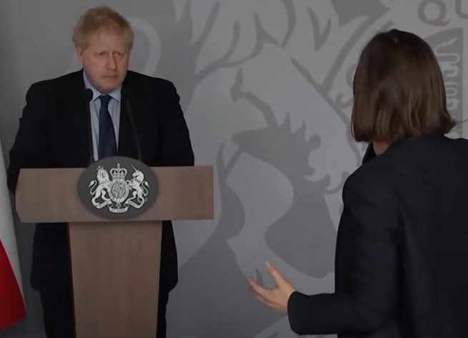 Boris Johnson i Daria Kaleniuk na konfrencji prasowej
