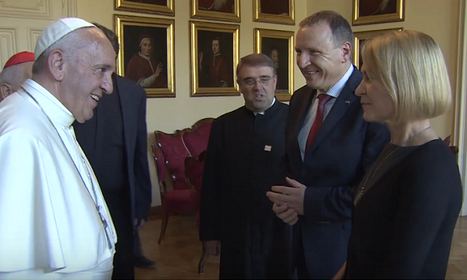 Spotkanie papieża Franciszka z Jackiem Kurskim i Barbarą Stanisławczyk, fot. TVP Info