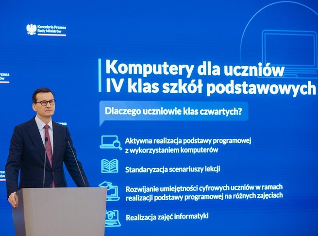 Mateusz Morawiecki na konferencji dot. darmowych laptopów dla uczniów, fot. KPRM